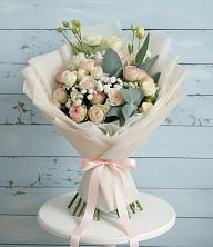Букет цветов из:  Розы и Лизиантусы в Корпуса