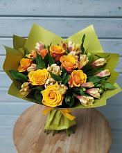 Букет цветов из:  Альстромерии и Розы в Корпуса
