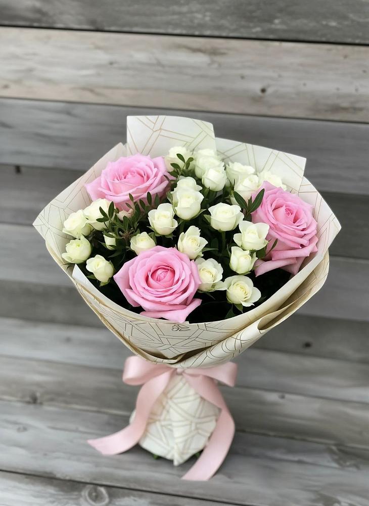 Букет цветов из: Розы в Корпуса