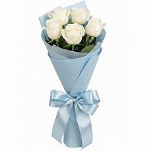 Букет 5 Белых роз Проуд в Корпуса