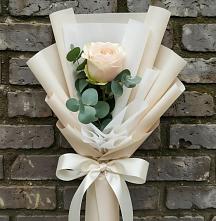 Букет цветов из:  Розы в Корпуса