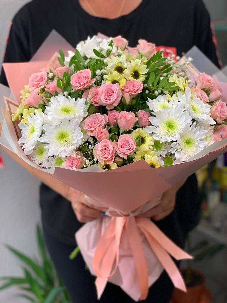 Букет цветов из: Розы и Хризантемы в Корпуса