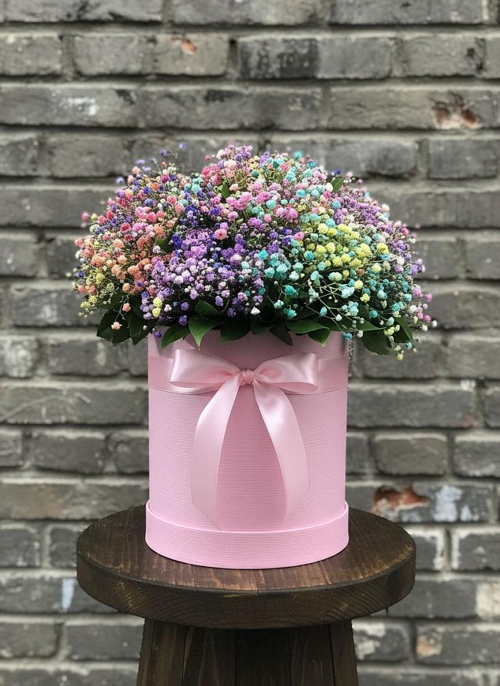 Цветочная композиция из Гипсофила и Розы в шляпной коробке в Корпуса