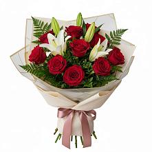 Букет цветов из:  Лилии и Розы в Корпуса