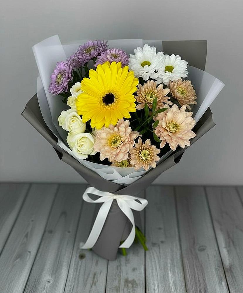 Букет цветов из: Розы, Герберы и Хризантемы в Корпуса