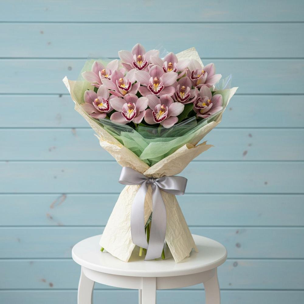 Букет цветов из: Орхидеи и Розы в Корпуса