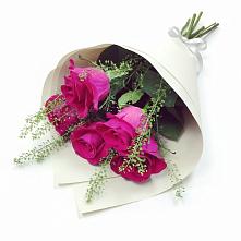Букет цветов из:  Розы в Корпуса