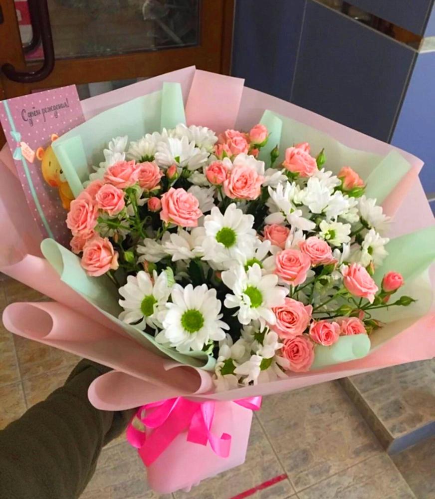 Букет цветов из: Розы и Хризантемы в Корпуса