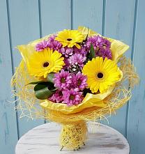Букет цветов из:  Хризантемы и Герберы в Корпуса