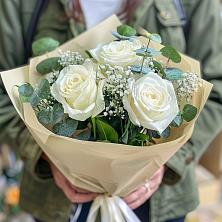 Букет цветов из:  Розы в Корпуса