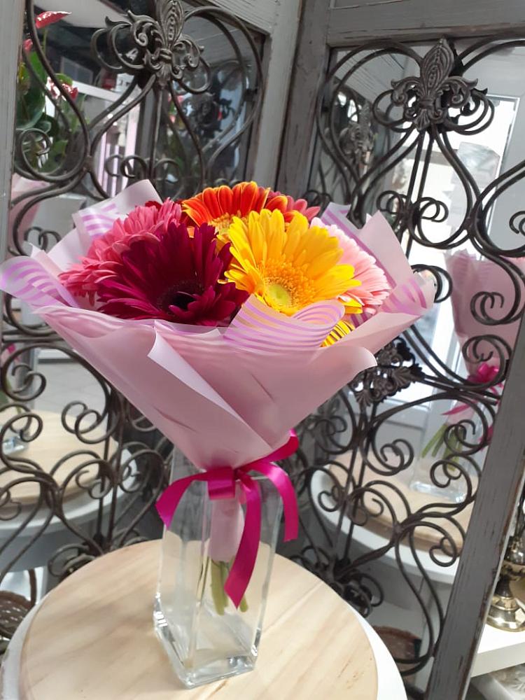 Букет цветов из: Герберы в Корпуса