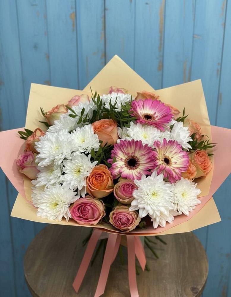 Букет цветов из: Розы, Герберы и Хризантемы в Корпуса