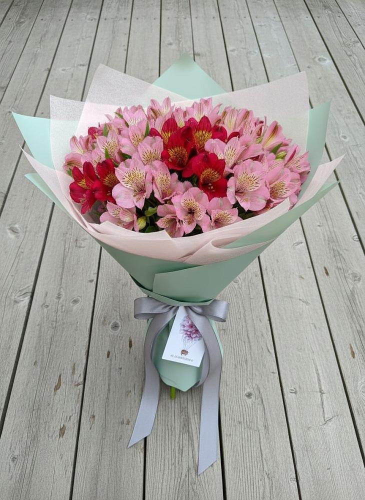 Букет цветов из: Альстромерии в Корпуса