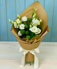 Букет цветов из:  Хризантемы и Лизиантусы в Корпуса