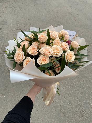 Букет Кремовые розы Латте в Корпуса