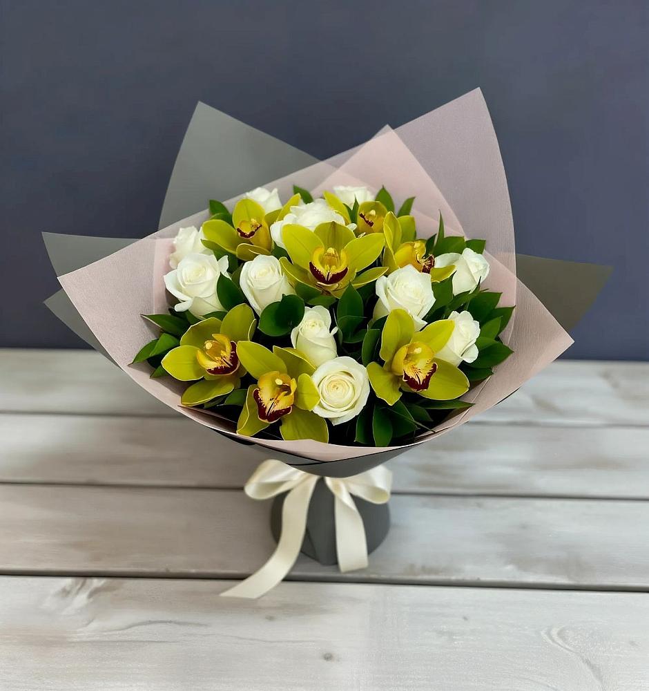 Букет цветов из: Орхидеи и Розы в Корпуса