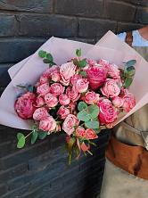 Букет цветов из:  Розы в Корпуса