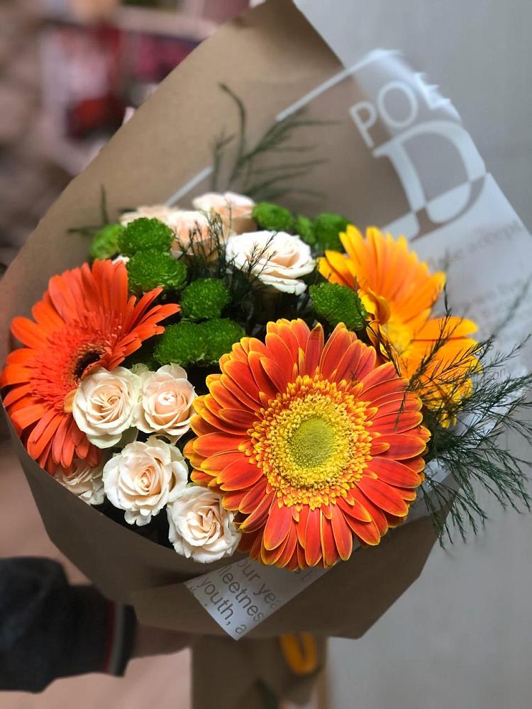 Букет цветов из: Герберы, Хризантемы и Розы в Корпуса