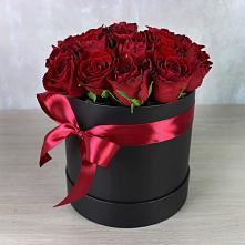 Цветочная композиция из Розы в шляпной коробке в Корпуса