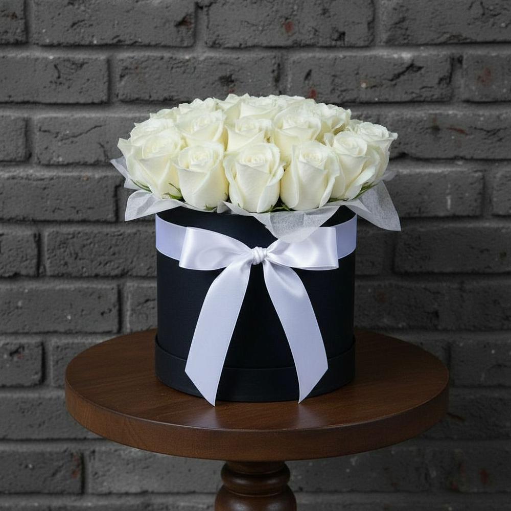 Цветочная композиция из Розы в шляпной коробке в Корпуса