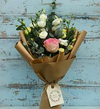 Букет цветов из:  Розы и Лизиантусы в Корпуса
