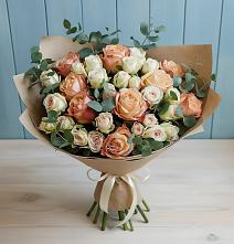 Букет цветов из:  Альстромерии и Розы в Корпуса
