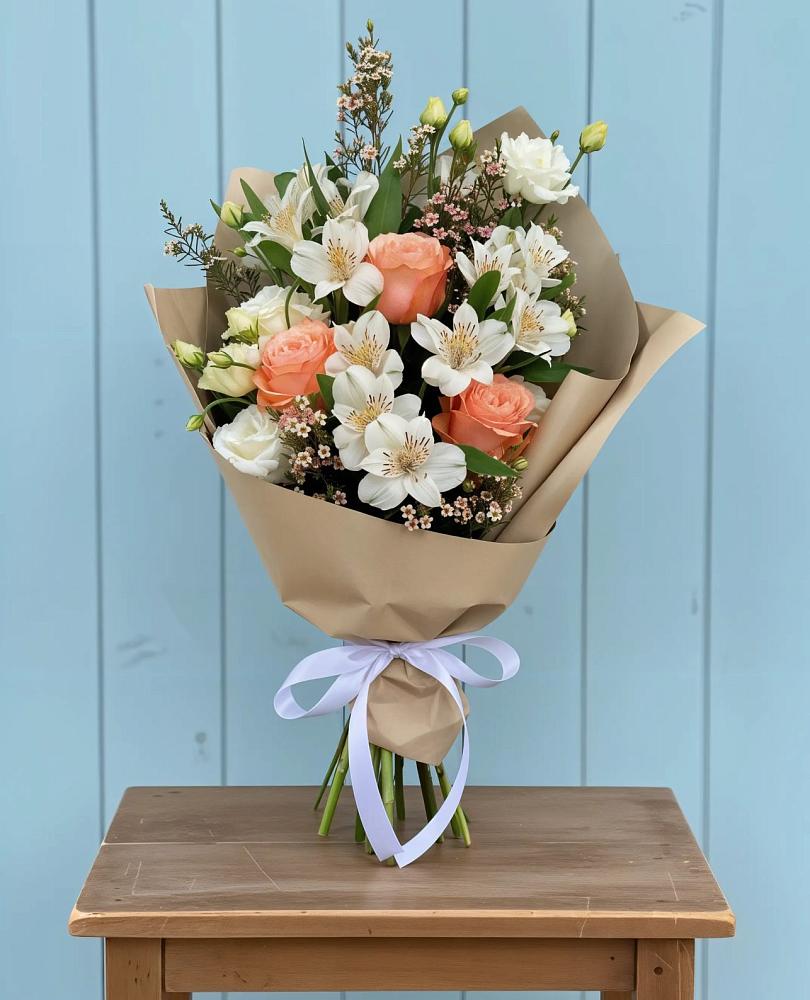Букет цветов из: Альстромерии, Лизиантусы, Розы и Хризантемы в Корпуса