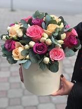 Цветочная композиция из Розы в шляпной коробке в Корпуса