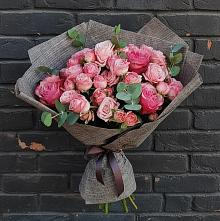 Букет цветов из:  Розы в Корпуса